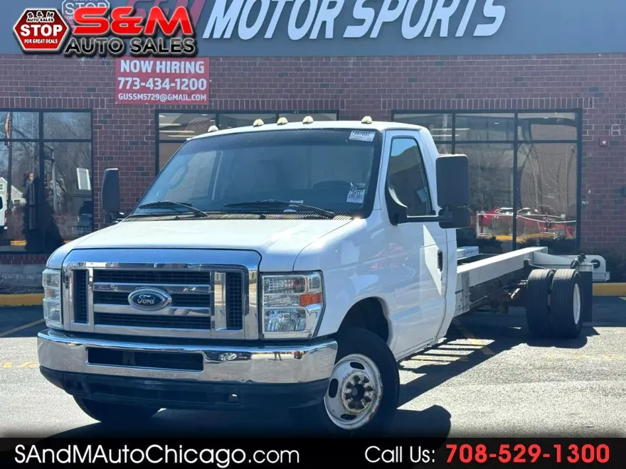 2011 Ford E-450 photo 1