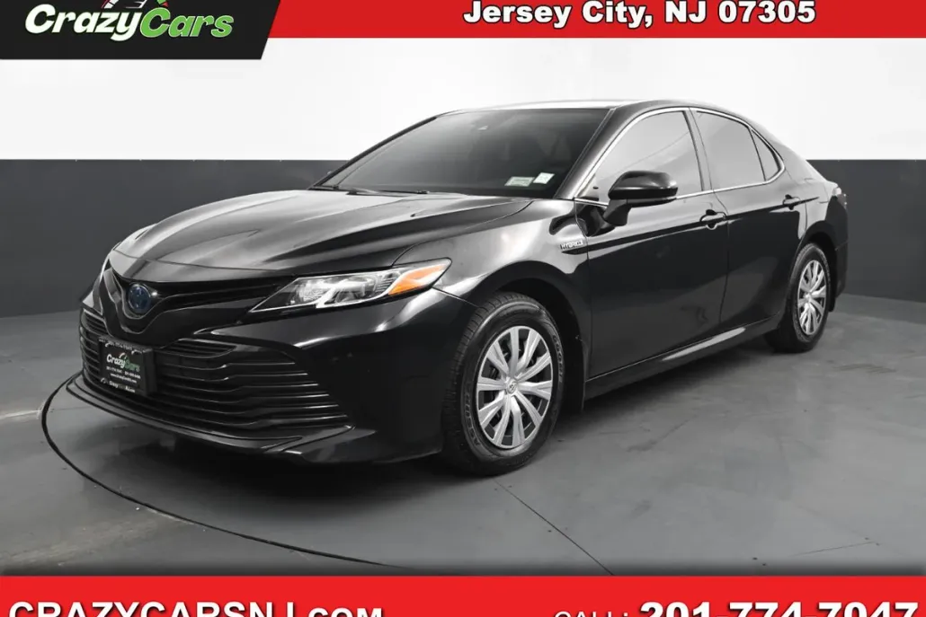2020 Toyota Camry Hybrid LE photo 1