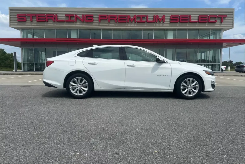 2024 Chevrolet Malibu 1LT photo 1