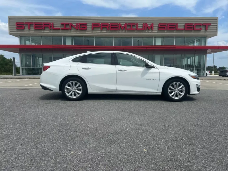 2024 Chevrolet Malibu 1LT photo 1