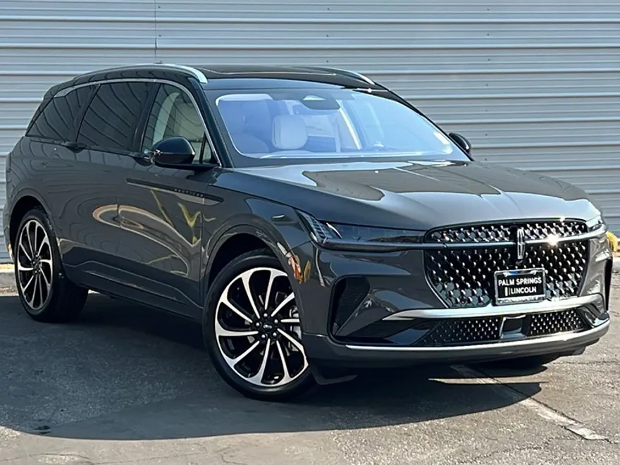 2025 Lincoln Nautilus Black Label photo 1