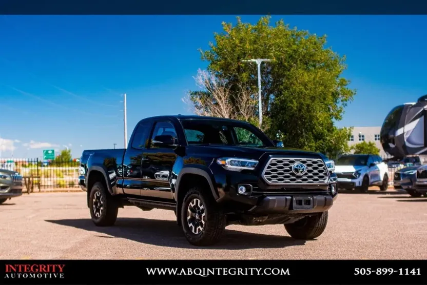 2022 Toyota Tacoma TRD Off-Road photo 1