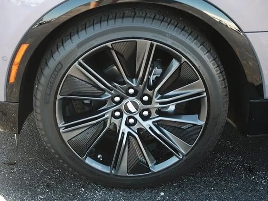 2024 Cadillac Lyriq Sport photo 1