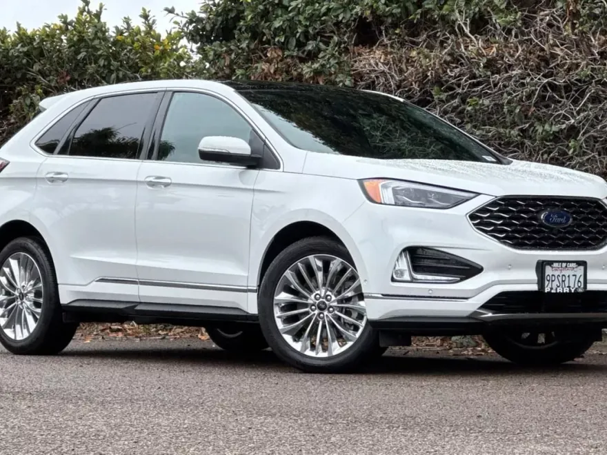 2024 Ford Edge Titanium photo 1