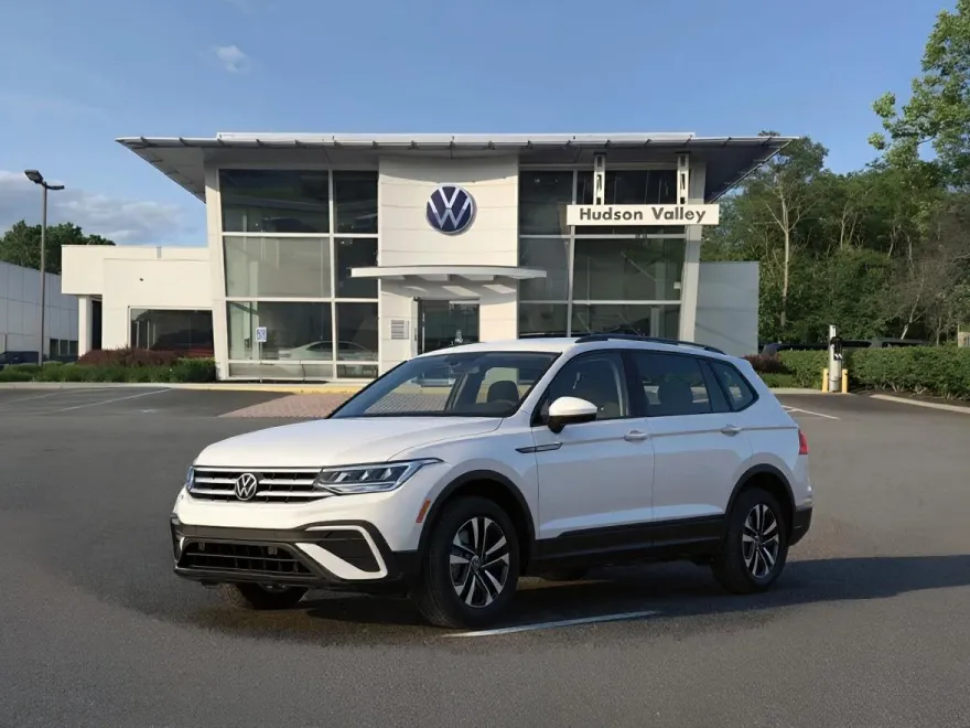 2025 Volkswagen Tiguan S photo 1