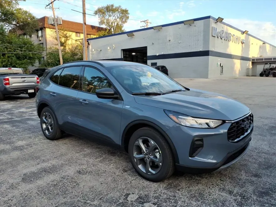 2025 Ford Escape ST-Line photo 1