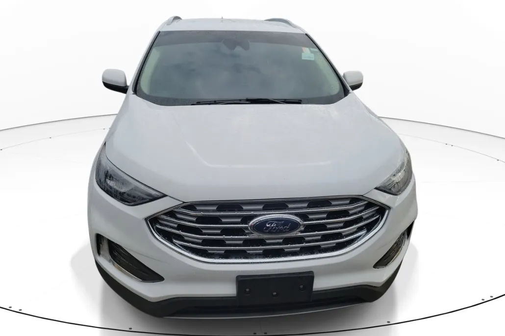 2021 Ford Edge SEL photo 1
