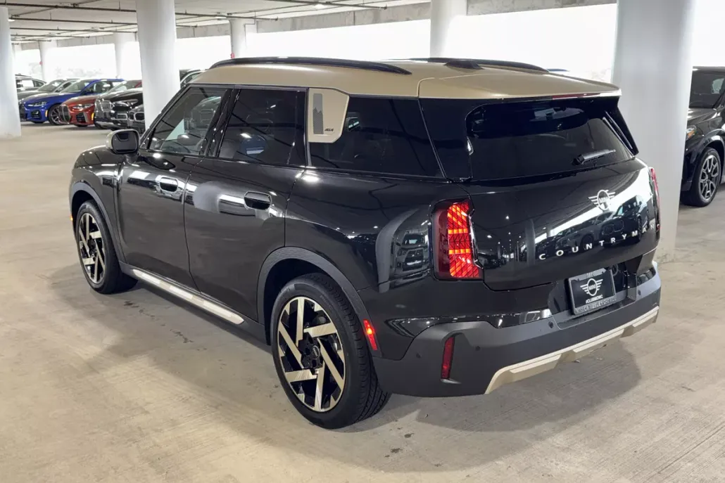 2025 Mini Countryman S ALL4 photo 1