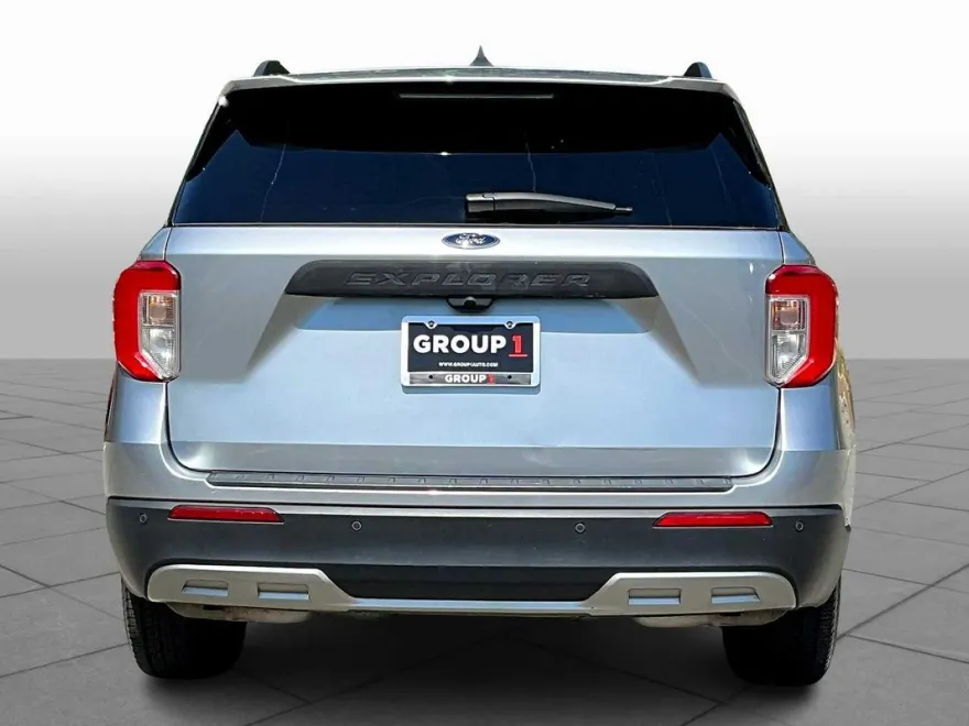 2022 Ford Explorer XLT photo 1