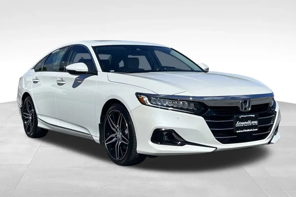 2022 Honda Accord Touring 2.0T photo 1