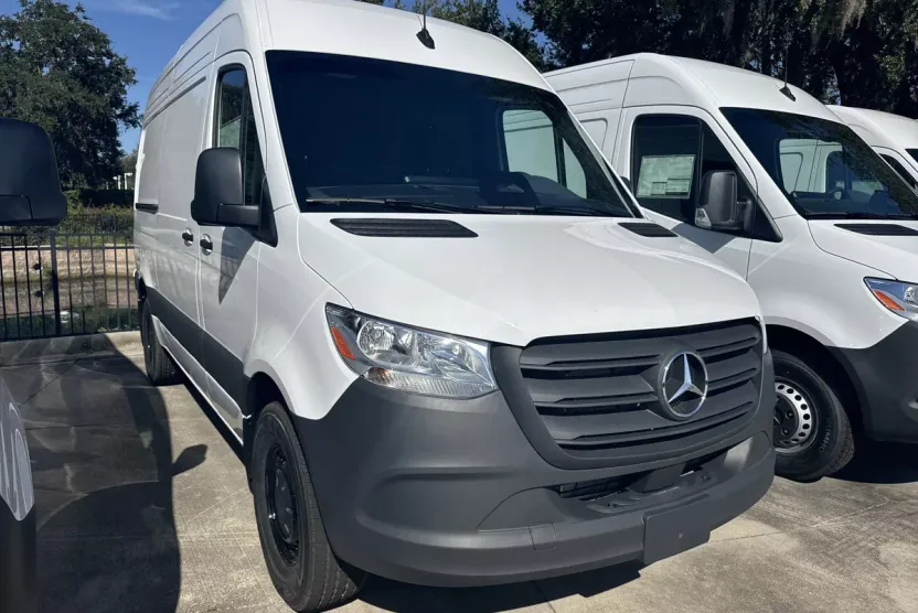 2025 Mercedes Benz Sprinter 2500 photo 1