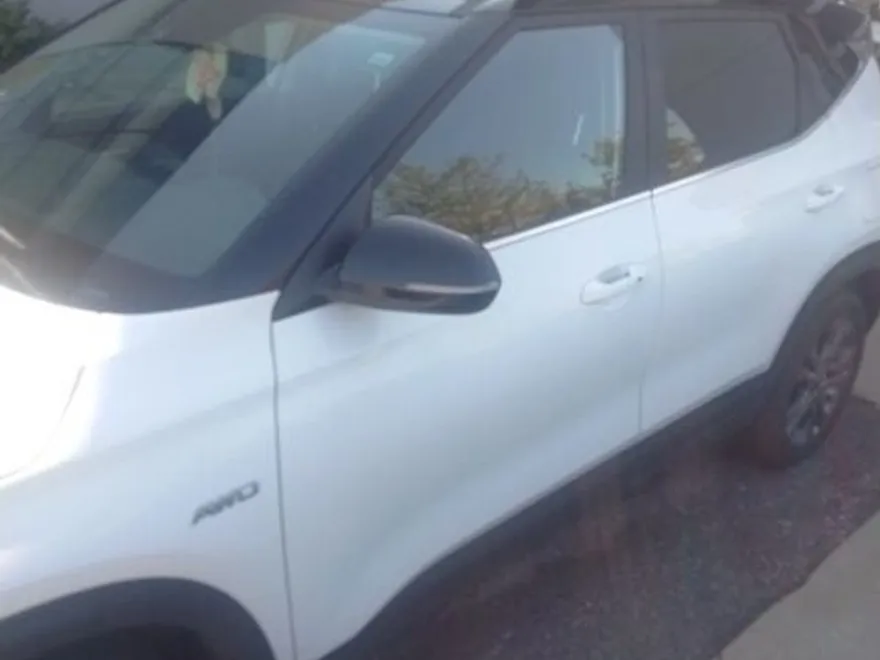 2023 Kia Seltos S photo 1