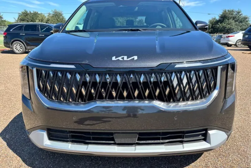 2026 Kia Carnival EX photo 1