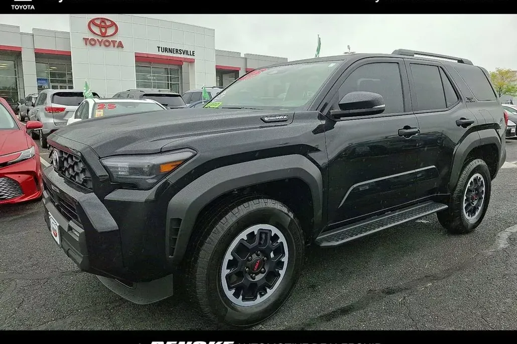 2025 Toyota 4Runner TRD Off-Road photo 1