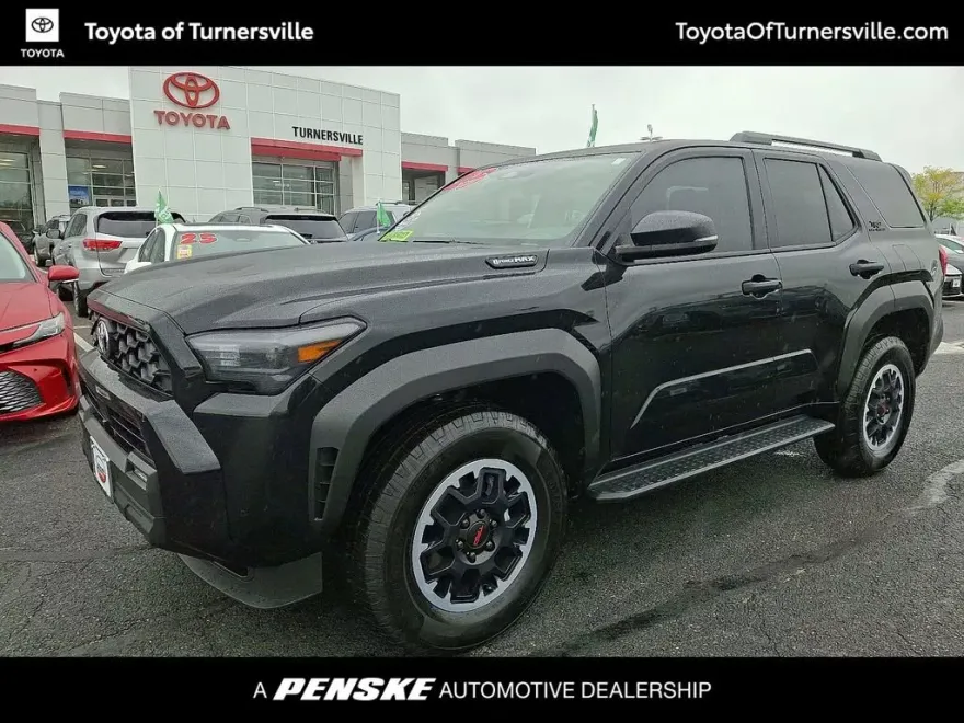 2025 Toyota 4Runner TRD Off-Road photo 1