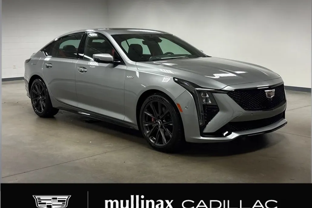 2026 Cadillac CT5 V photo 1