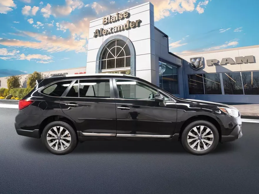 2019 Subaru Outback 3.6R Touring photo 1