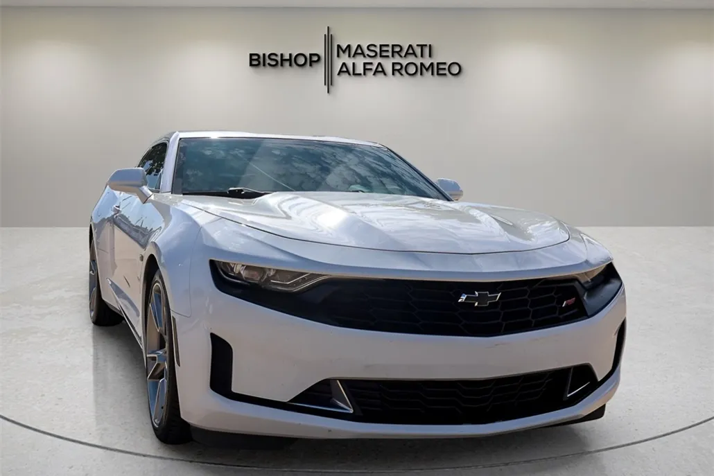 2019 Chevrolet Camaro 1LT photo 1