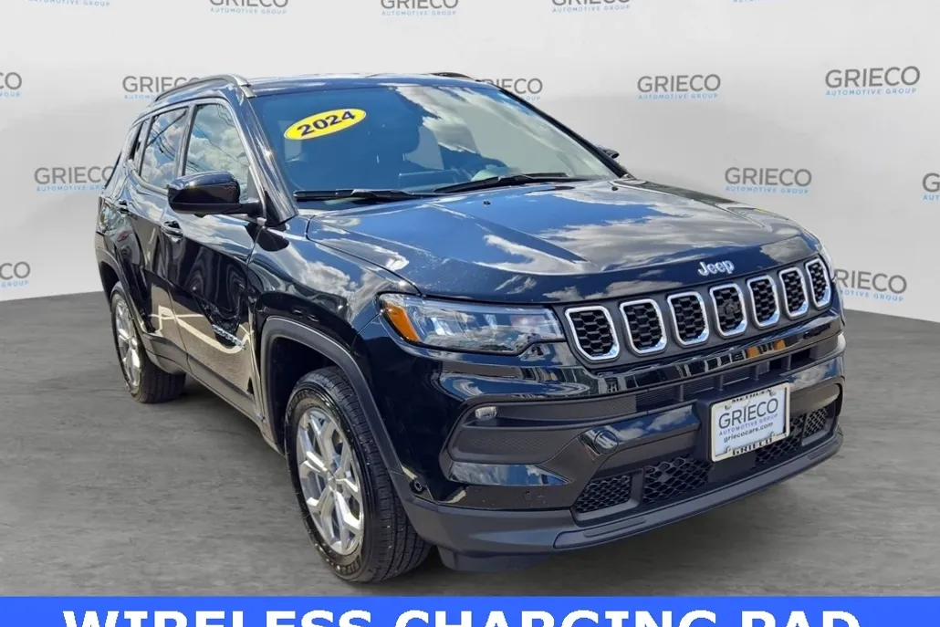 2024 Jeep Compass Latitude photo 1