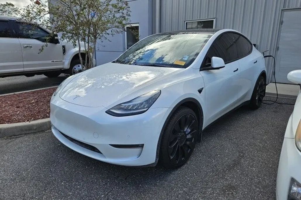 2021 Tesla Model Y Long Range photo 1