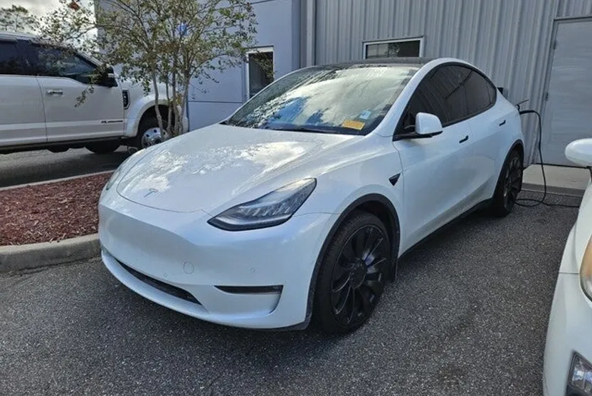 2021 Tesla Model Y Long Range photo 1