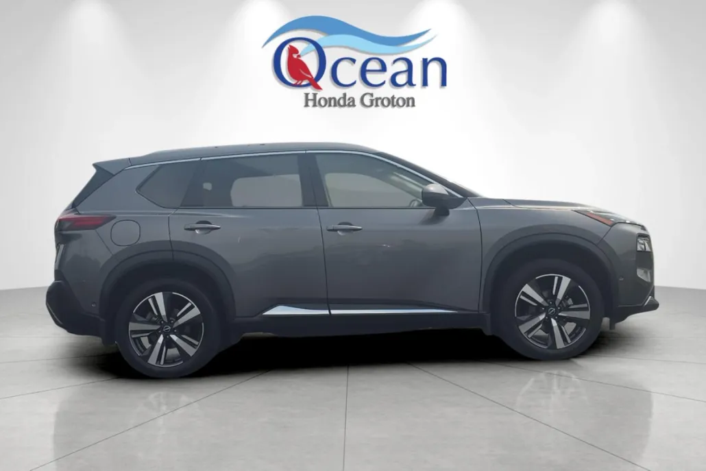 2022 Nissan Rogue SL photo 1