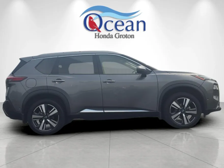 2022 Nissan Rogue SL photo 1
