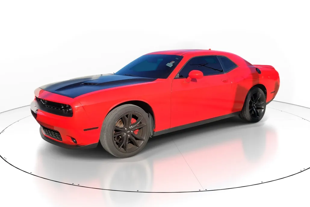 2017 Dodge Challenger SXT Plus photo 1