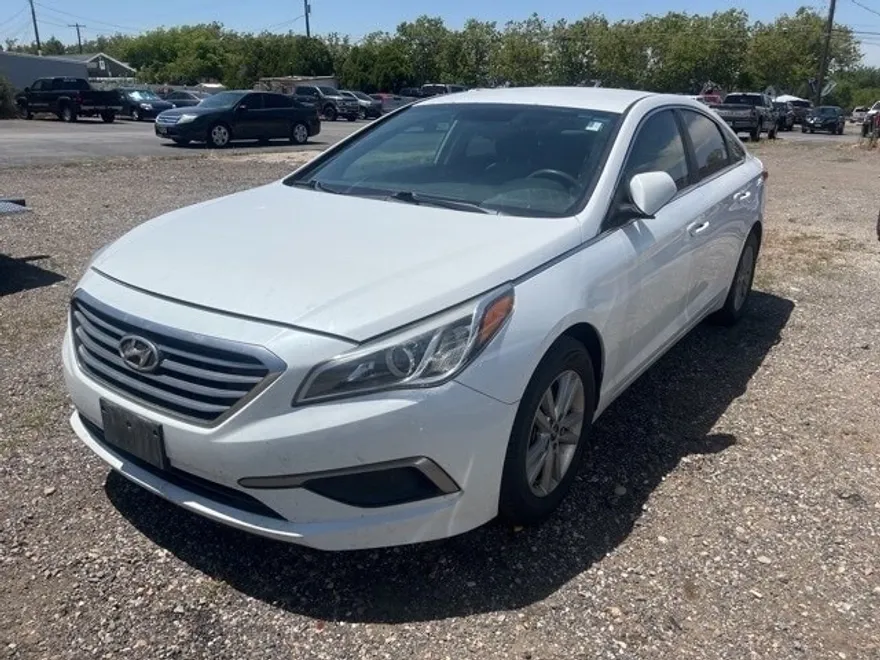 2016 Hyundai Sonata SE photo 1