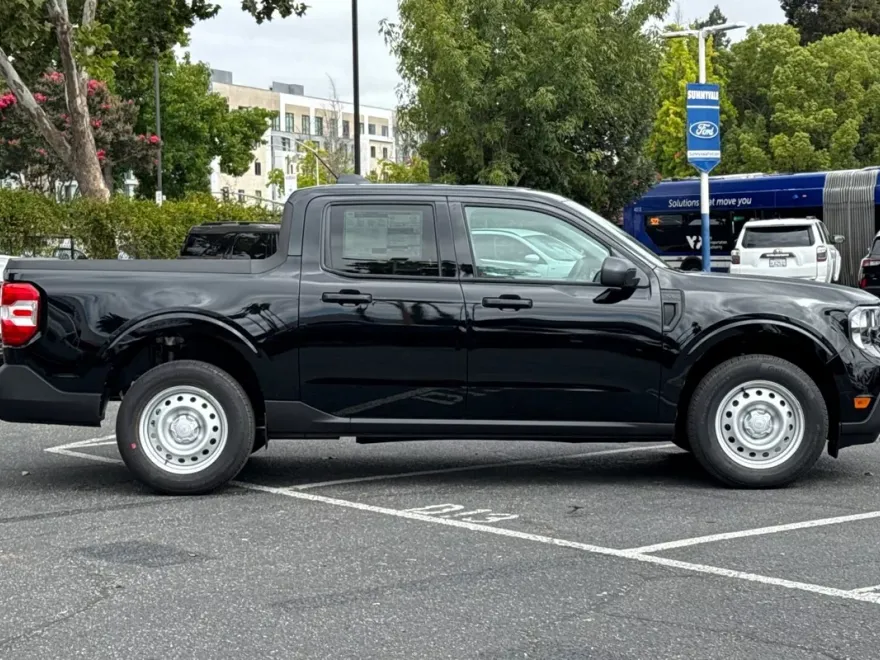 2025 Ford Maverick XL photo 1