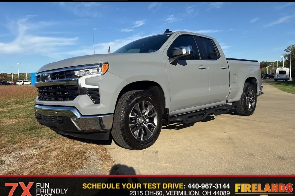 2024 Chevrolet Silverado 1500 LT photo 1