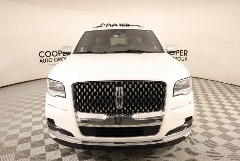 2024 Lincoln Navigator Black Label photo 1