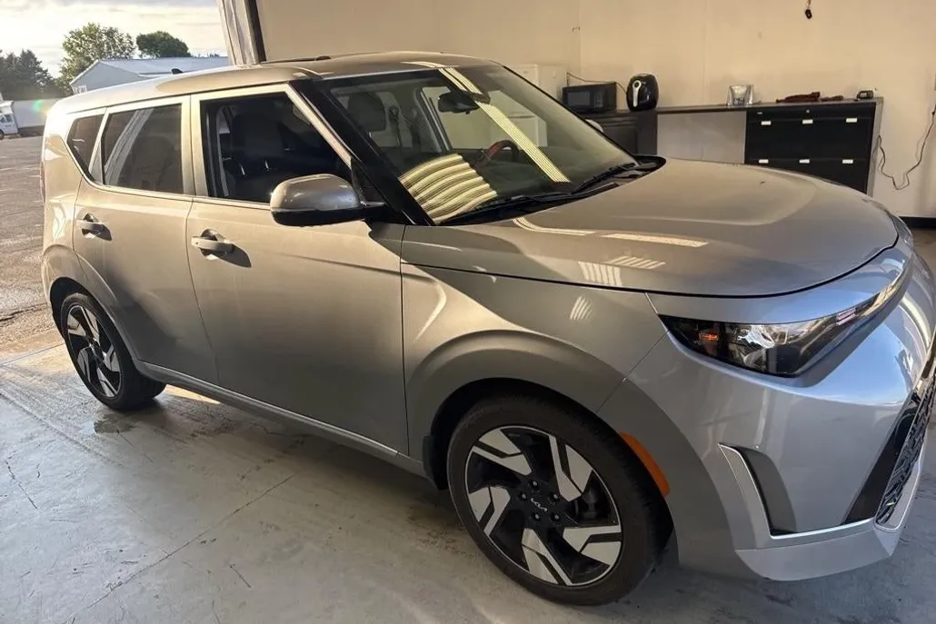 2023 Kia Soul GT-Line photo 1
