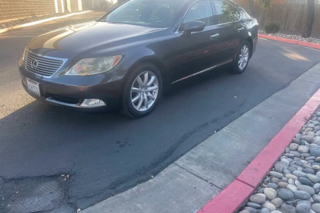 2008 Lexus LS 460 photo 1