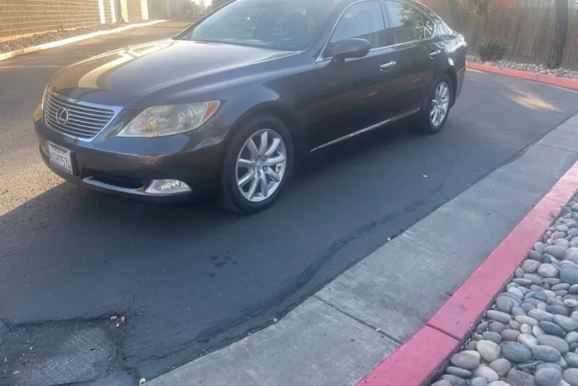 2008 Lexus LS 460 photo 1