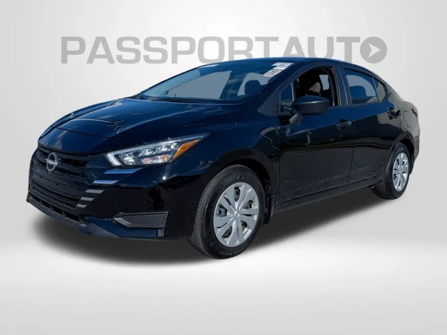 2025 Nissan Versa 1.6 S photo 1
