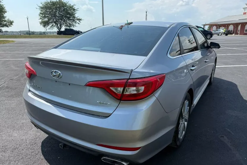 2016 Hyundai Sonata Sport photo 1