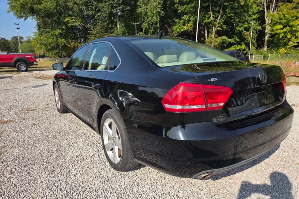 2013 Volkswagen Passat TDI SE photo 1