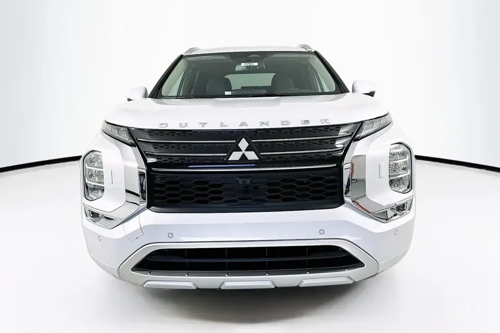 2024 Mitsubishi Outlander PHEV SEL photo 1