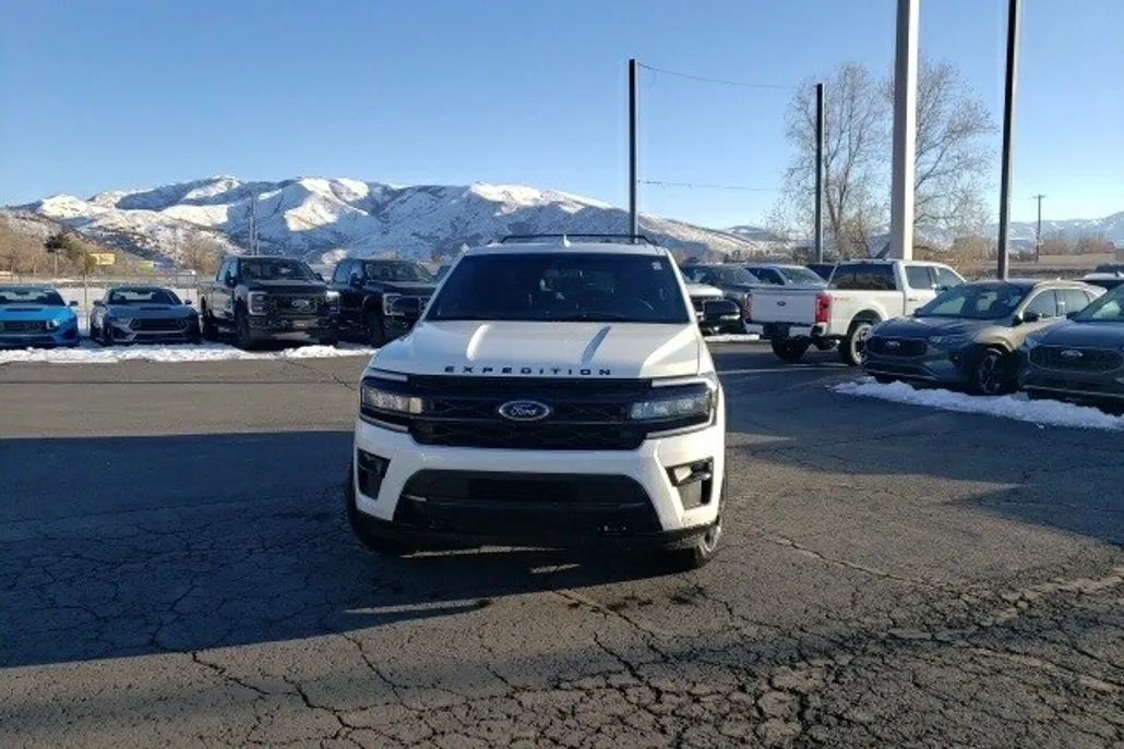 2024 Ford Expedition MAX Limited photo 1