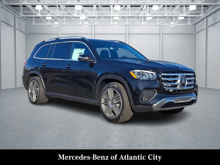 2025 Mercedes Benz GLS 450 4MATIC photo 1