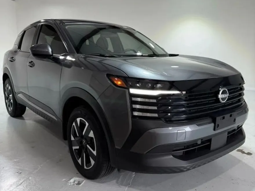 2025 Nissan Kicks SV photo 1