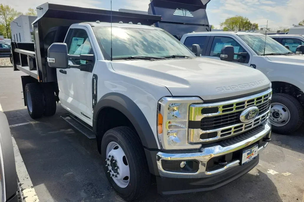 2023 Ford F-450 photo 1