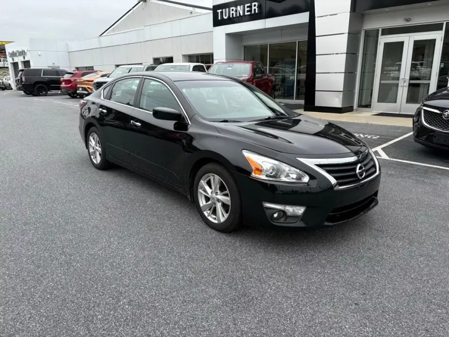 2015 Nissan Altima 2.5 SV photo 1