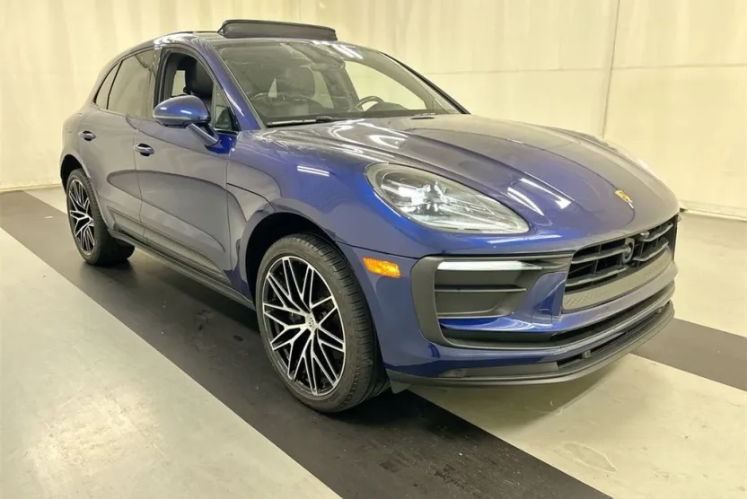 2022 Porsche Macan Base photo 1