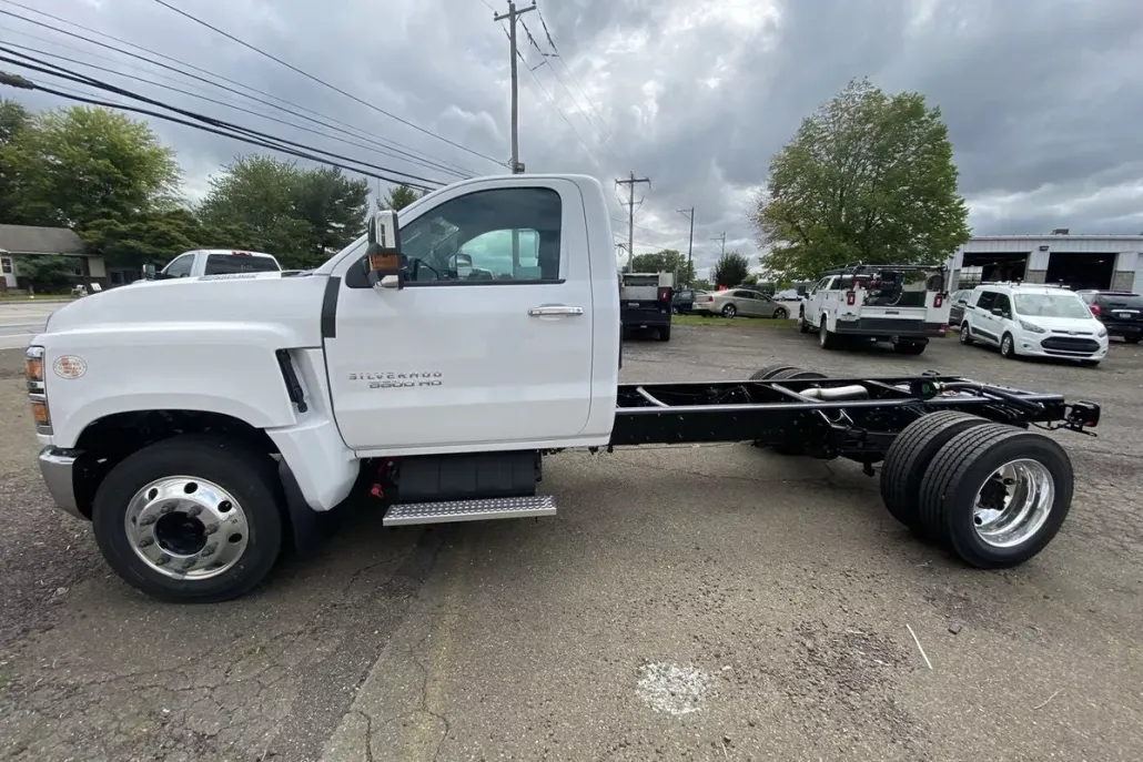 2024 Chevrolet Silverado 5500HD Work Truck photo 1