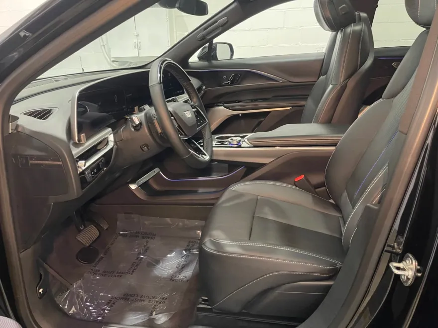 2024 Cadillac Lyriq Luxury photo 9