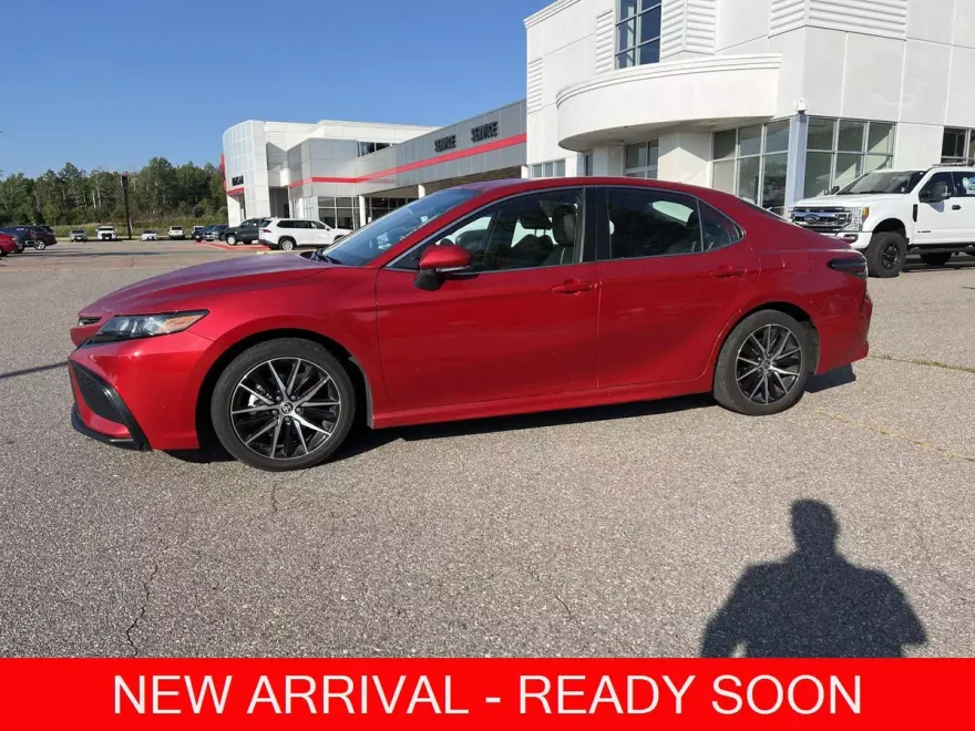 2023 Toyota Camry SE photo 1