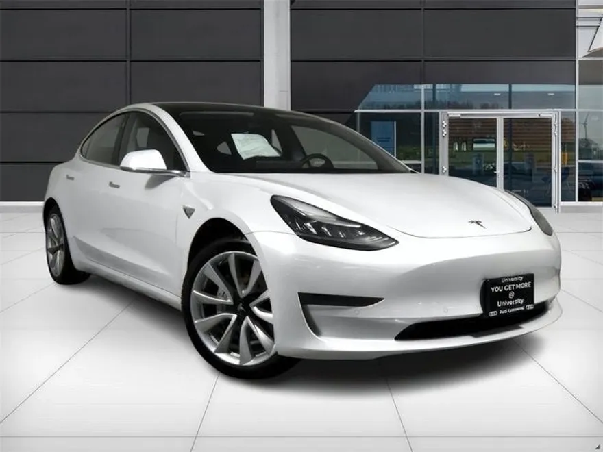 2019 Tesla Model 3 Standard Range Plus photo 1