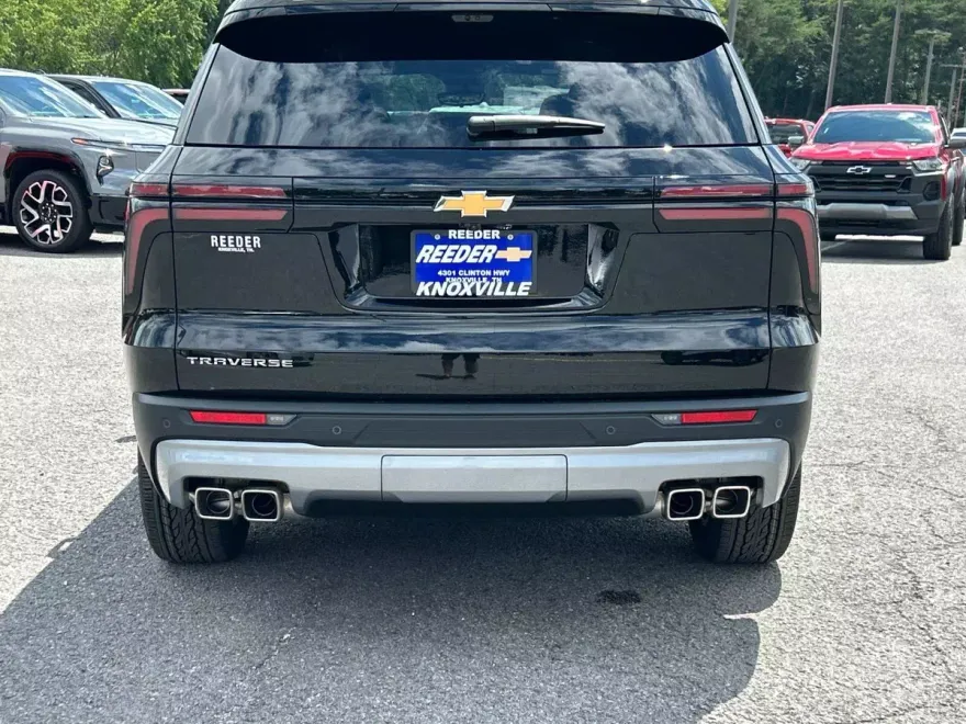 2026 Chevrolet Traverse photo 1